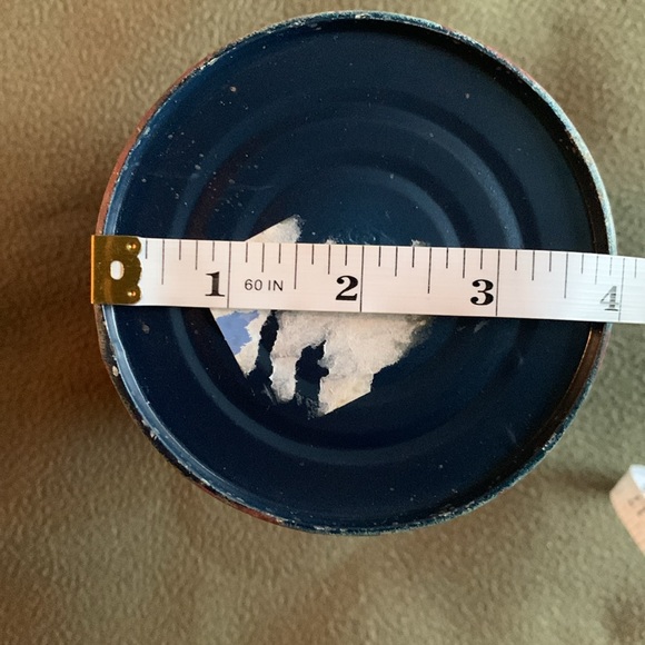 Set of 2 rustic Patriotic metal containers.  Approx 8 1/2” x 5” and 4 1/2” x 5” - Picture 5 of 9